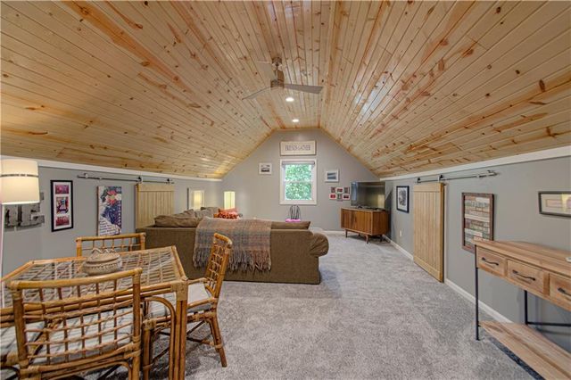1144 Camelot Drive, Liberty, MO 64068