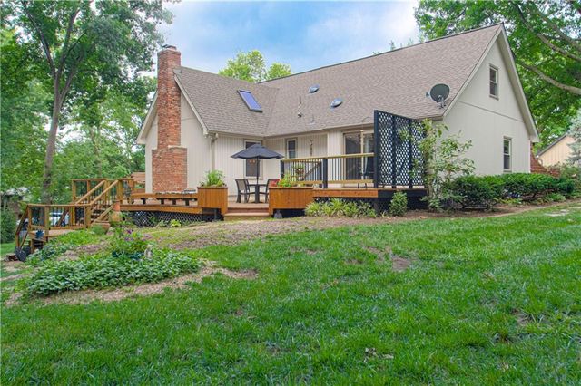 1144 Camelot Drive, Liberty, MO 64068