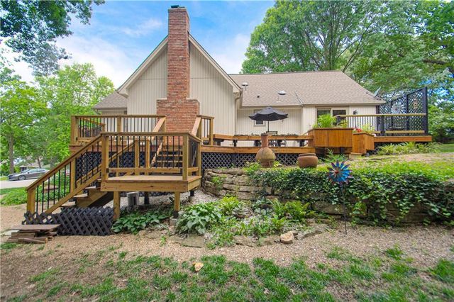 1144 Camelot Drive, Liberty, MO 64068