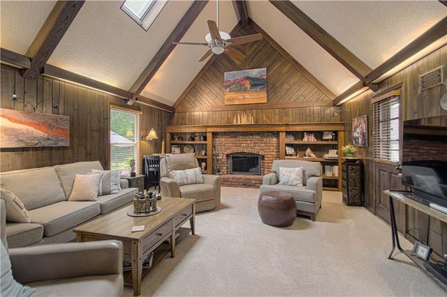 1144 Camelot Drive, Liberty, MO 64068