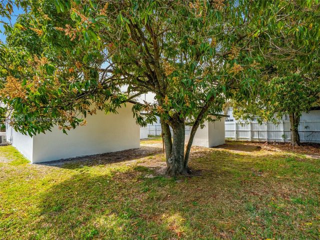 4451 SW 21st St, West Park, FL 33023