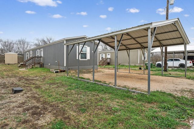 16 Fourth ST, Maxwell, TX 78656