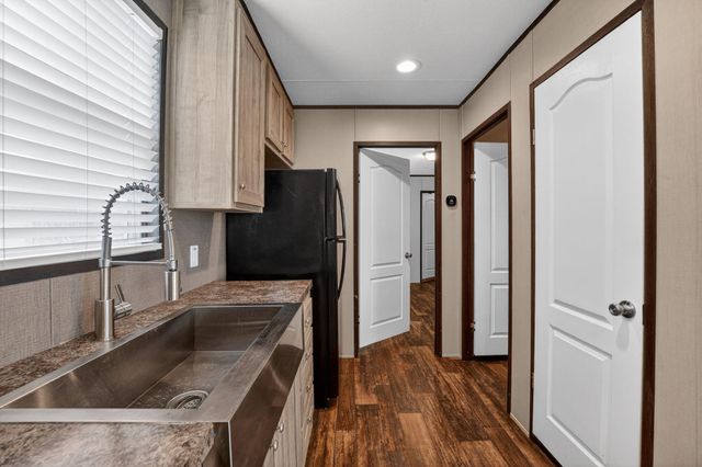 16 Fourth Street ST, Maxwell, TX 78656