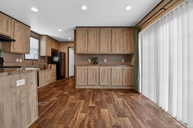 16 Fourth Street ST, Maxwell, TX 78656