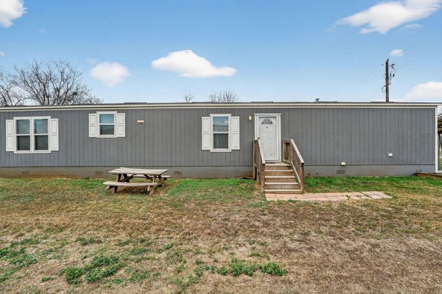 16 Fourth Street ST, Maxwell, TX 78656
