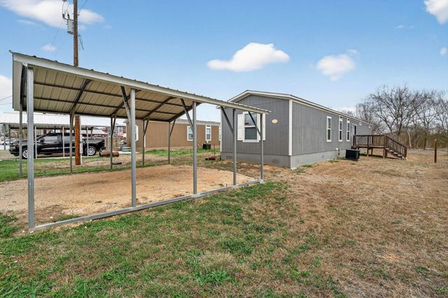 16 Fourth Street ST, Maxwell, TX 78656