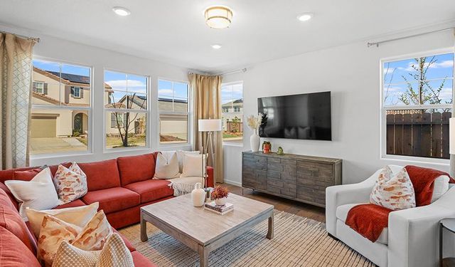 8392 Solfrid Way, Elk Grove, CA 95757