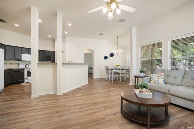 817 Emerald Bay, San Antonio, TX 78260