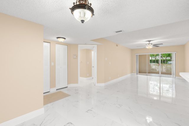9855 Westview Drive 714, Coral Springs, FL 33076