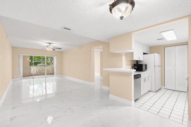 9855 Westview Drive 714, Coral Springs, FL 33076