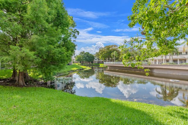 9855 Westview Drive 714, Coral Springs, FL 33076