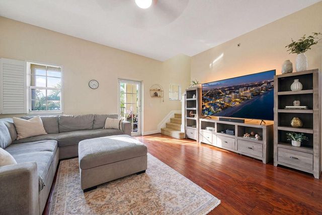 261 SW 6th Place, Pompano Beach, FL 33060
