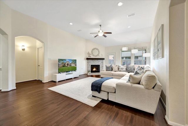 2295 Ashley Falls Lane, League City, TX 77573