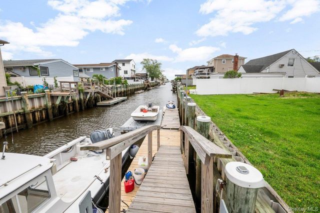 801 S Long Beach Avenue, Freeport, NY 11520