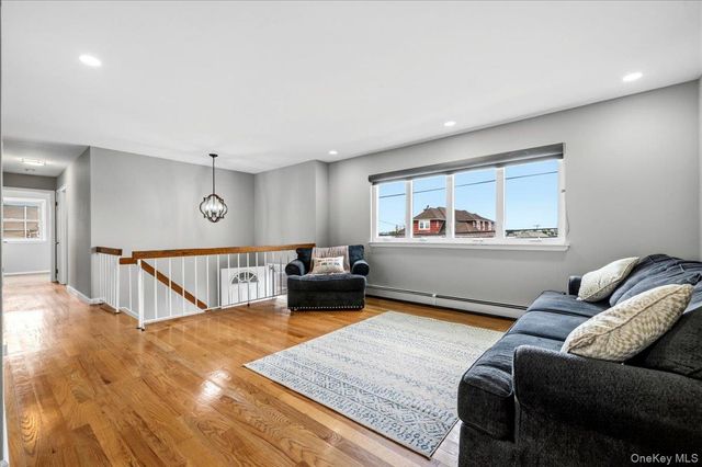 801 S Long Beach Avenue, Freeport, NY 11520