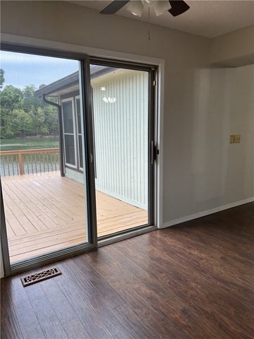 8 Deerhurst Lane, Bella Vista, AR 72714