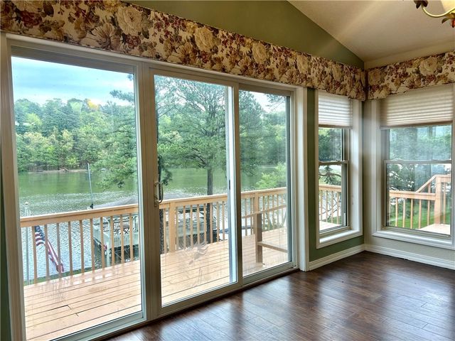 8 Deerhurst Lane, Bella Vista, AR 72714