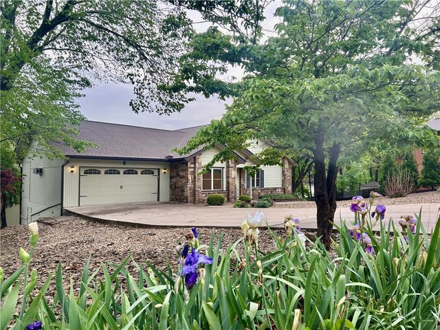 8 Deerhurst Lane, Bella Vista, AR 72714