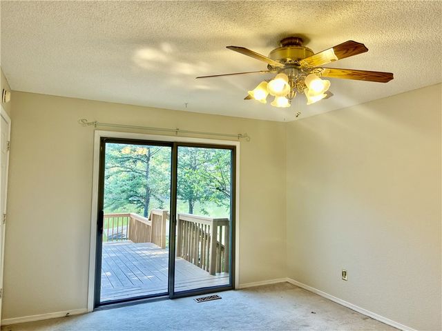 8 Deerhurst Lane, Bella Vista, AR 72714