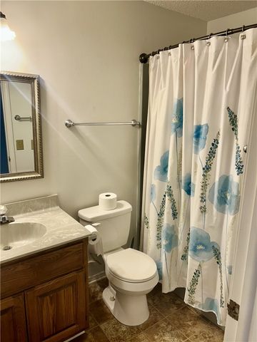8 Deerhurst Lane, Bella Vista, AR 72714