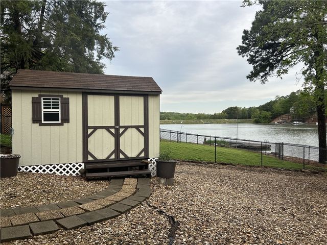 8 Deerhurst Lane, Bella Vista, AR 72714