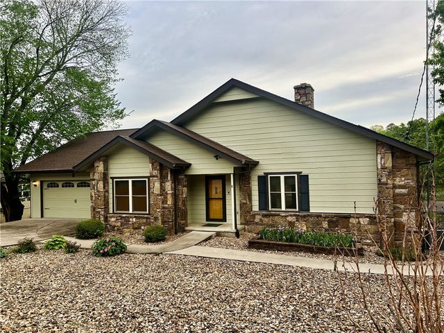8 Deerhurst Lane, Bella Vista, AR 72714