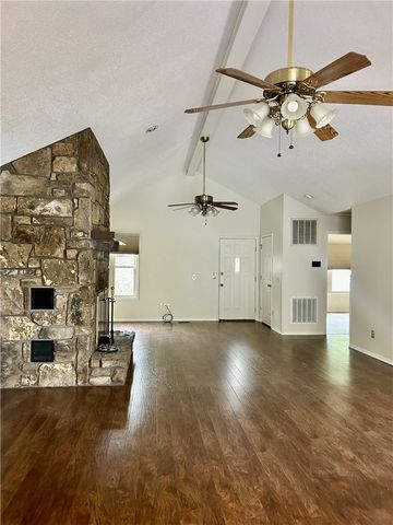 8 Deerhurst Lane, Bella Vista, AR 72714
