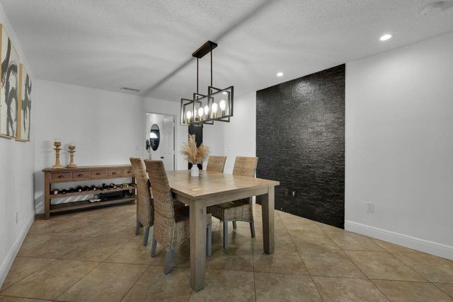 7601 NW 41st Street, Coral Springs, FL 33065