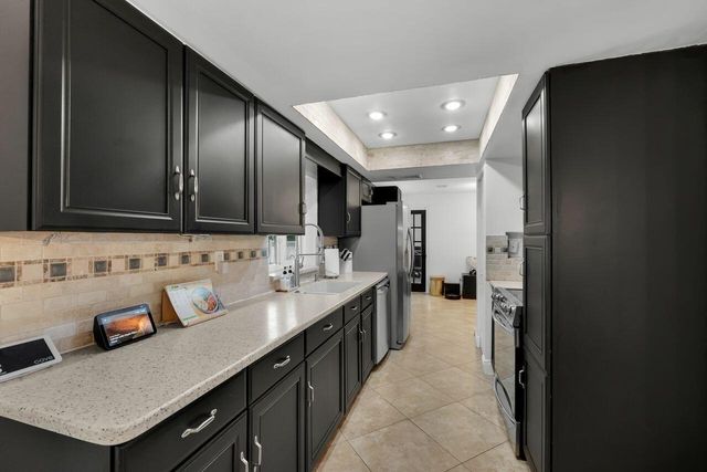 7601 NW 41st Street, Coral Springs, FL 33065