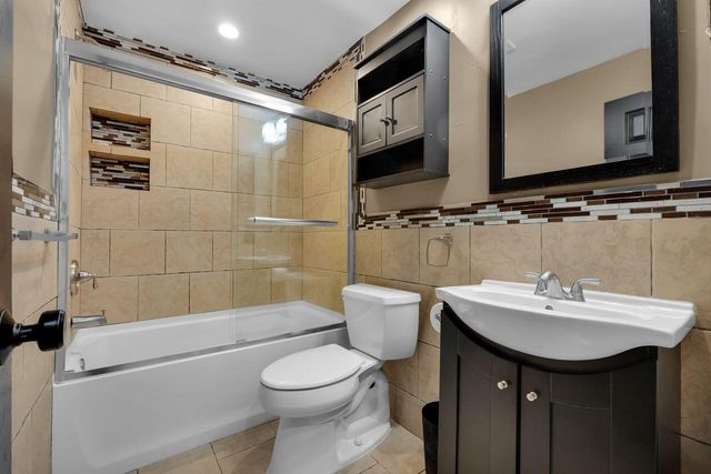 7601 NW 41st Street, Coral Springs, FL 33065
