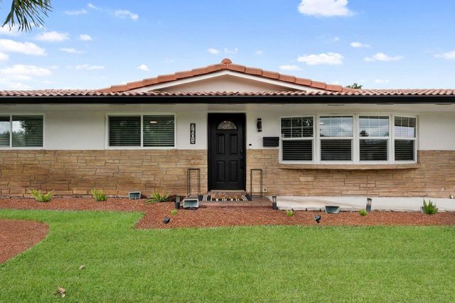 7601 NW 41st Street, Coral Springs, FL 33065