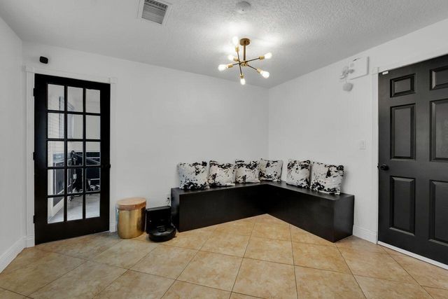7601 NW 41st Street, Coral Springs, FL 33065