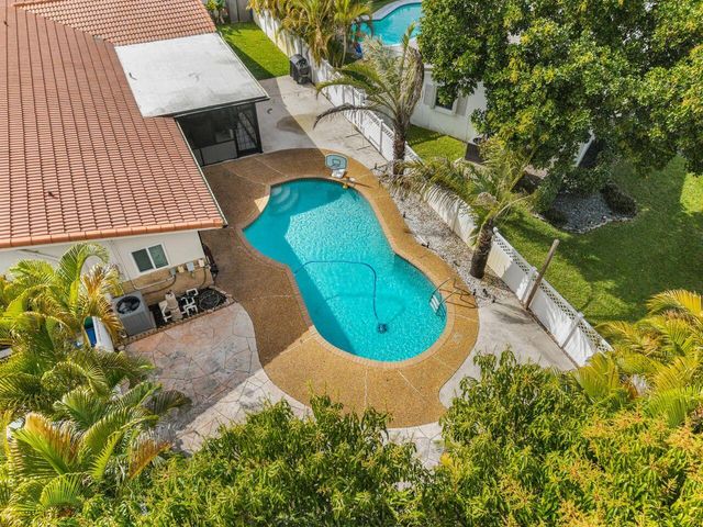 7601 NW 41st Street, Coral Springs, FL 33065