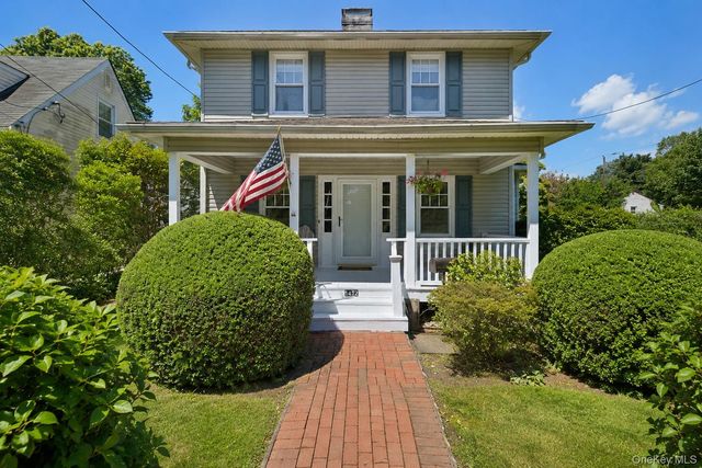 1472 Middle Neck Road, Port Washington, NY 11050