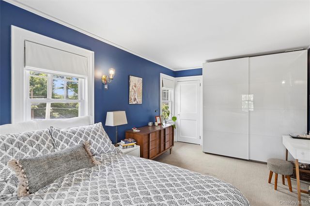 1472 Middle Neck Road, Port Washington, NY 11050