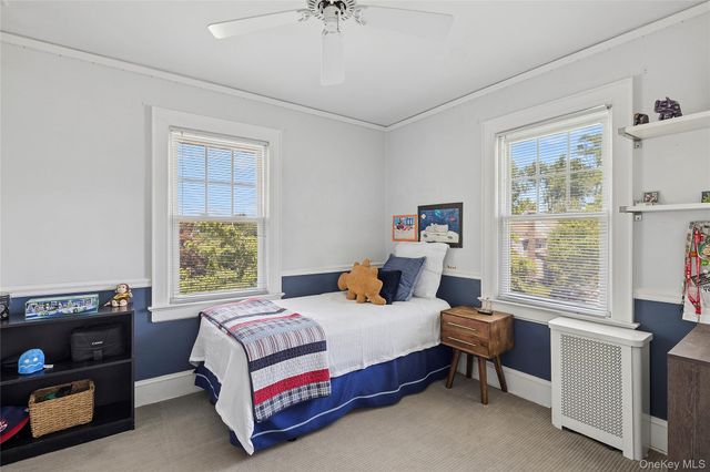 1472 Middle Neck Road, Port Washington, NY 11050