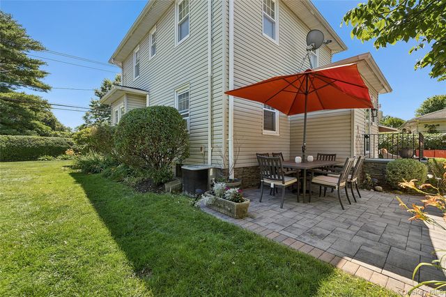 1472 Middle Neck Road, Port Washington, NY 11050