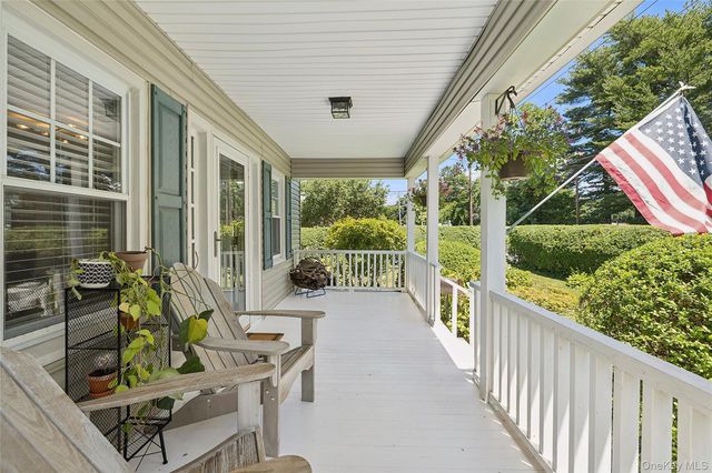 1472 Middle Neck Road, Port Washington, NY 11050