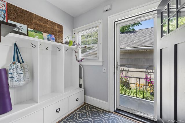 1472 Middle Neck Road, Port Washington, NY 11050