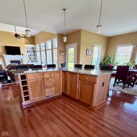 736 Willow Pointe Drive N, Plainfield, IN 46168