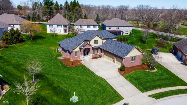 736 Willow Pointe Drive N, Plainfield, IN 46168