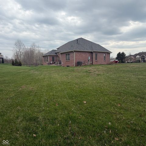 736 Willow Pointe Drive N, Plainfield, IN 46168