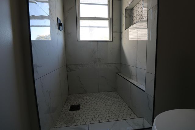 1074 E 15th Avenue, Columbus, OH 43211