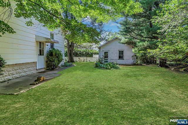 122 Washington Avenue, New Milford, NJ 07646