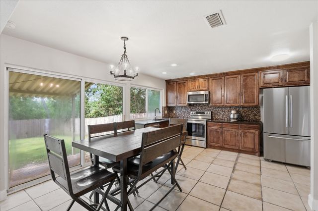 1839 Sherwood Lane, Carrollton, TX 75006