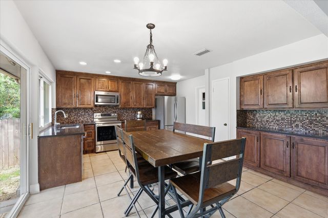 1839 Sherwood Lane, Carrollton, TX 75006
