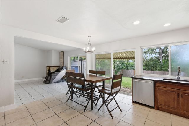 1839 Sherwood Lane, Carrollton, TX 75006