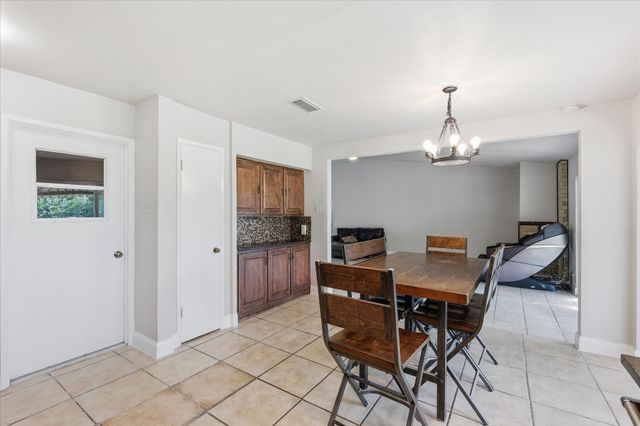 1839 Sherwood Lane, Carrollton, TX 75006