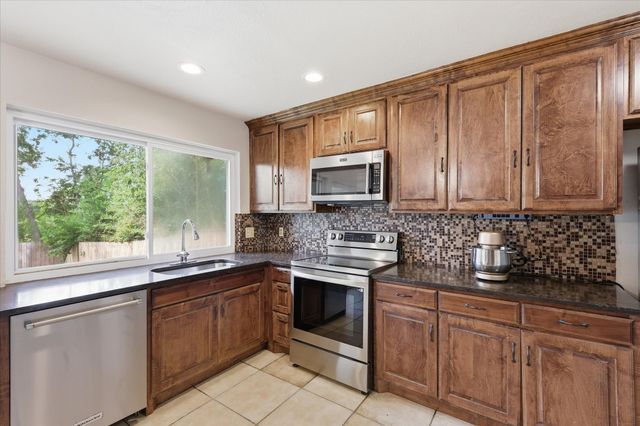 1839 Sherwood Lane, Carrollton, TX 75006