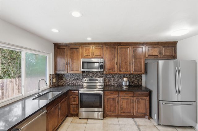 1839 Sherwood Lane, Carrollton, TX 75006